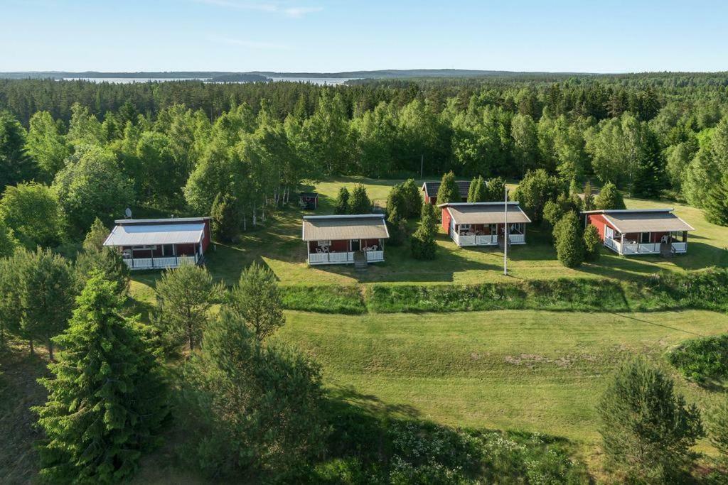 Hotel Alebro Stugby à Norrhult Extérieur photo